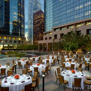 Omni Los Angeles Hotel Отели рядом с достопримечательностью «Юнион Стейшен»