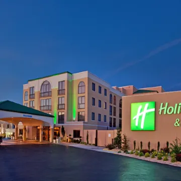 Holiday Inn & Suites SPRINGFIELD - I-44 by IHG