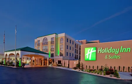 Holiday Inn & Suites Springfield - I-44 Отели рядом с достопримечательностью «History Museum on the Square»
