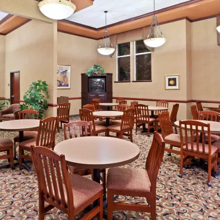 Holiday Inn Express & Suites PORTLAND-NW DOWNTOWN by IHG
