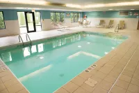 Holiday Inn Express & Suites Elkhart-South by IHG - Swimmingpools