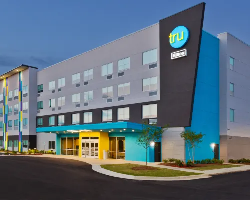 Tru by Hilton Auburn Hotels in Auburn
