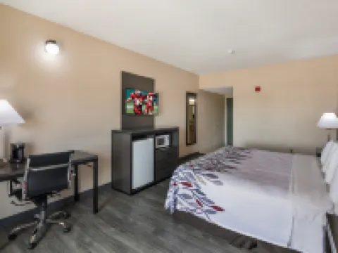 Red Roof Inn & Suites Austin East - Manor Hotels in Manor