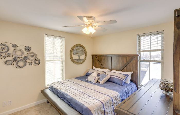 Cozy Delafield Apartment - Walk to Lake!