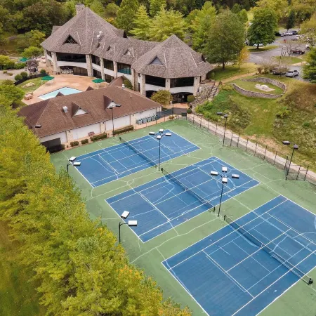 Birdie Lane Beauty - Golf, Pools, Gym, & More!