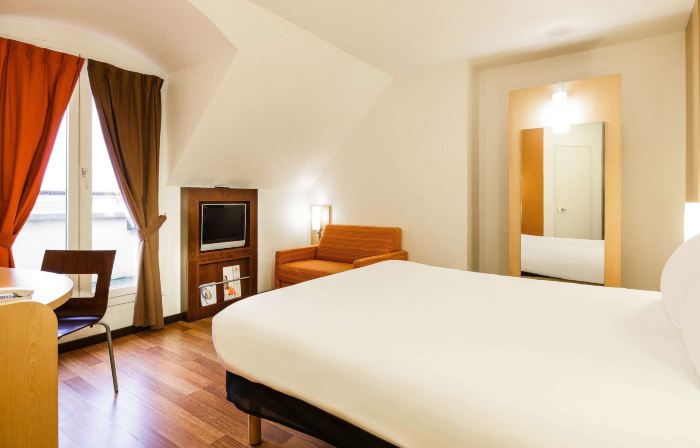 Ibis Versailles Château
