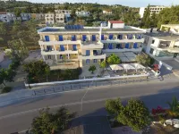 Rozos Hotel - parking