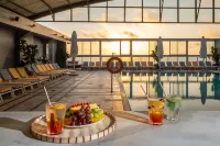 Crowne Plaza TEL AVIV BEACH by IHG - Pool
