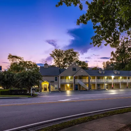 Days Inn by Wyndham Canton