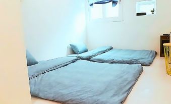 How about taking a bath in Pohang