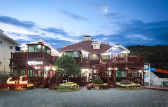 Gyeongju Finrandia Pension Hotels in 