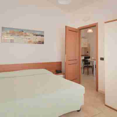 Chic Rina Sea 1 Bedroom Apt B4 sleeps 4 person Rooms