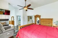 Groups Welcome! Home w/ Pool + Patio in N Phoenix - 3-Star
