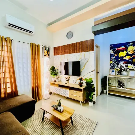 Bloomstone - 2BR Family Suite in Gensan