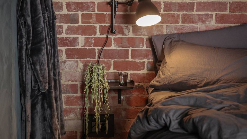 Braithwaite Hobart, Chic Pied-a Terre with Fireplace & Outdoor Bath