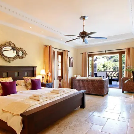 FREE €650 Daily Lux Pack - 7-Bed, Heated Pool