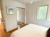 Hamptons Retreat • Hot Tub • Minutes to Beaches Hotels in Hampton Bays