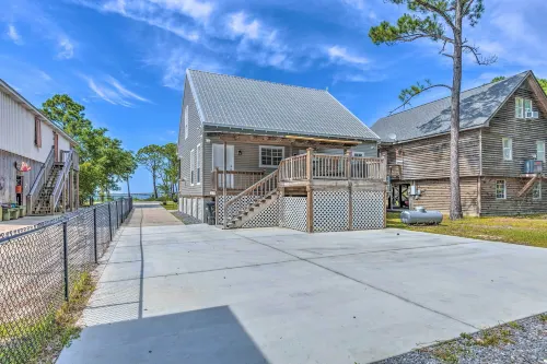 Bayfront Home with Kayaks, Paddleboards and Bikes - อ่างจากุชชี่