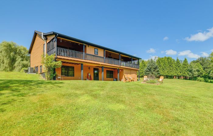 Romantic Afton Escape w/ Fire Pit & Scenic Views