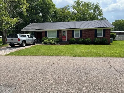 Single house 3 bed rooms bath kitchen sitting room Hotels in Savannah