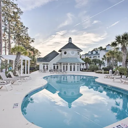6 Mi to Boardwalk: Condo w/ Pool in Myrtle Beach