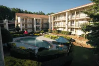 Guest Inn & Suites Hotels in Norcross