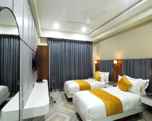 Hotel Breeze Bay EX - Near US Consulate, BKC Các khách sạn gần Khu ổ chuột Dharavi