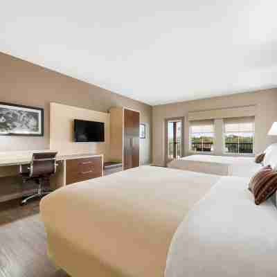 Best Western Bandera Suites  Saloon Rooms