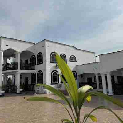 Miky Hillside Lodge Hotel Exterior