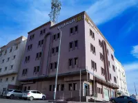 MG Crown Hotel 4 Các khách sạn gần Trung tâm thương mại Rashed