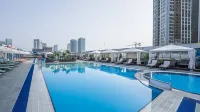 celebrity stay - Rooftop Pools