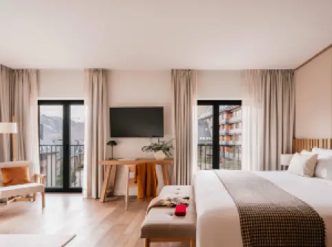 Mim Baqueira Member of Melia Collection