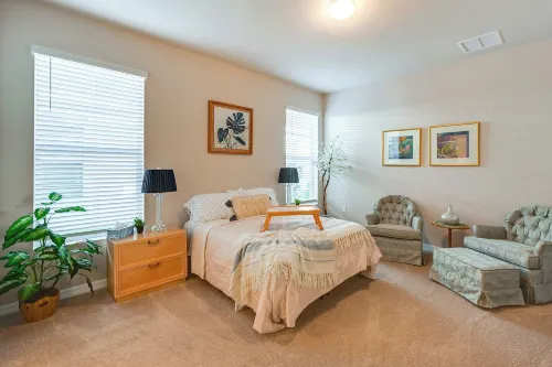Near River & Parks: Labelle Family Home w/ Patio - Homestays