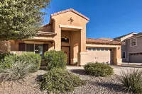 Maricopa Home w/ Swim-up Bar, Heated Pool & Slide - Wifi