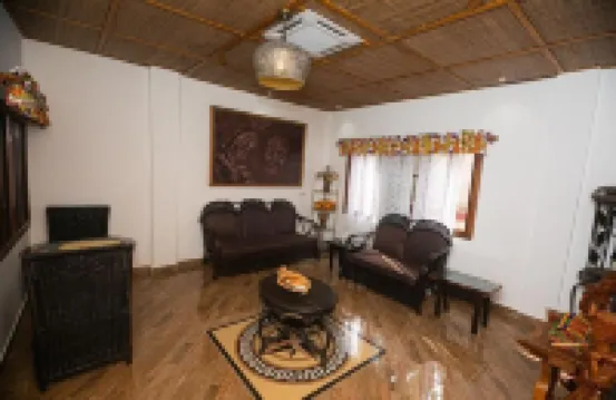 Ike's Cultural Village