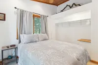 Serene Yellville Retreat w/ Hot Tub on 85 Acres - 3 estrellas