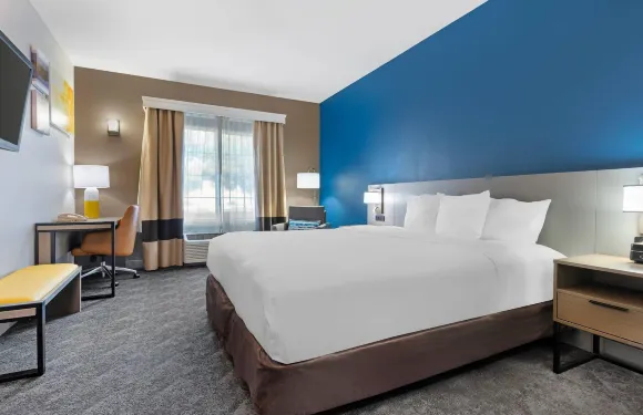 舒適套房酒店-薩克拉門託大學城