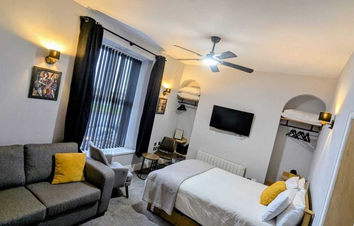 Hoopers Sandy Beach Guest Rooms