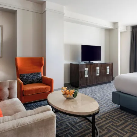 Colcord Hotel Oklahoma City, Curio Collection by Hilton Отели рядом с достопримечательностью «Конгресс-центр Cox»