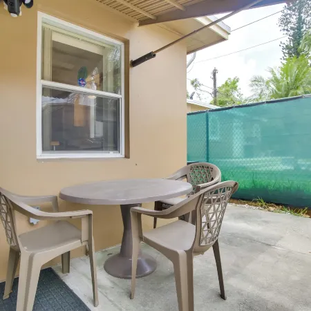 Dania Beach Home w/ Grill: 2 Mi to Boardwalk!