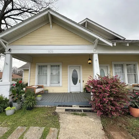 Cane River Living Downtown • Historic District • Walk to Front St • 5 Bedrooms