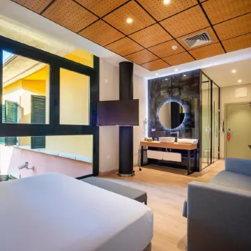 Port Jardín Milenio Отели рядом с достопримечательностью «Edificio ALTET»