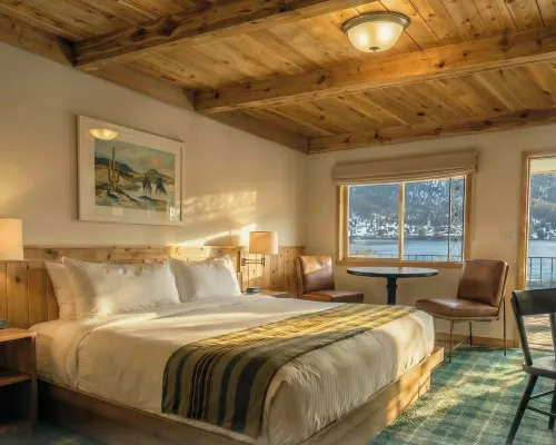 Western Riviera Lakeside Lodging Hotels in Grand Lake