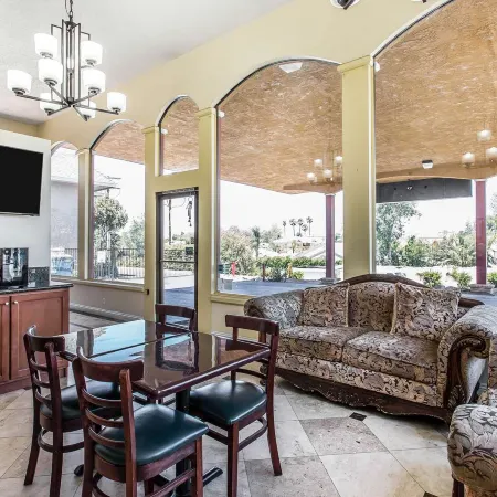 Rodeway Inn & Suites Canyon Lake-Menifee West