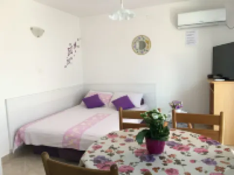 Apartments Bruno Hotels in Baška