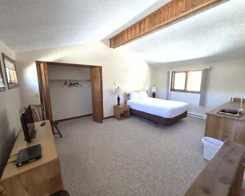 Timber Run Hotels near Arrow