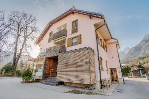 Apartments Skok with Rafting and Free Parking - parking