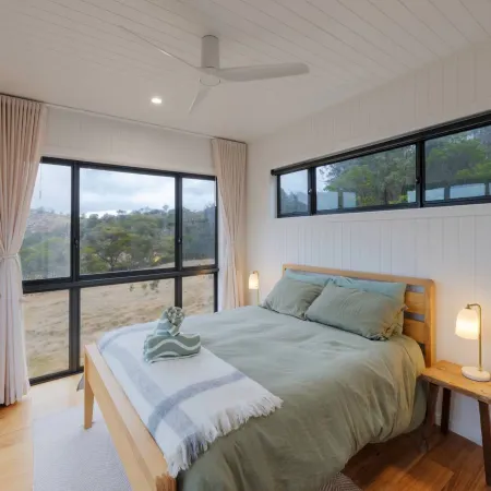 Off-Grid Farm Stay with Scenic Views Отели в г. Тентерфилд