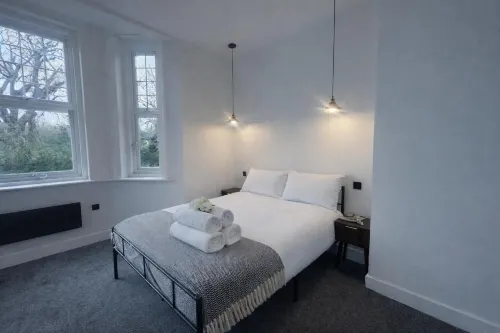 Dippen Hall Apartment - Minutes from London Gatwick
