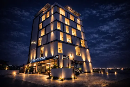 FabHotel Prime Cloud 5 Studios - 3-Star